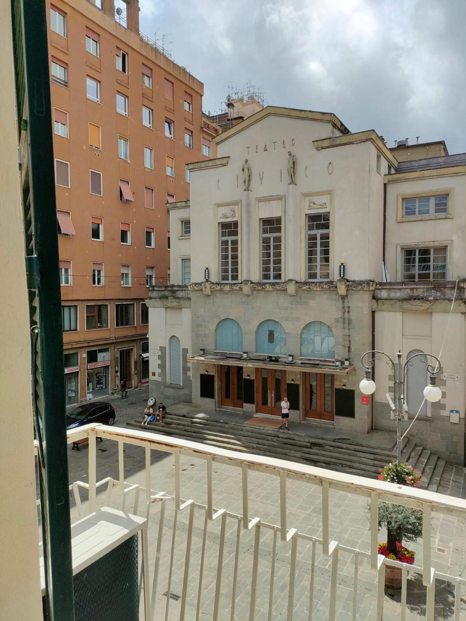 Апартаменты Il Balcone Sul Teatro Специя Экстерьер фото